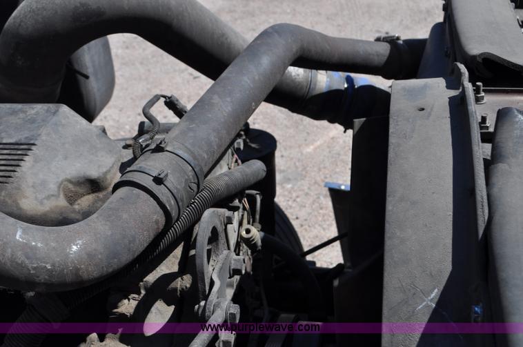 image for item G6060 1999 International 9200 Eagle semi truck