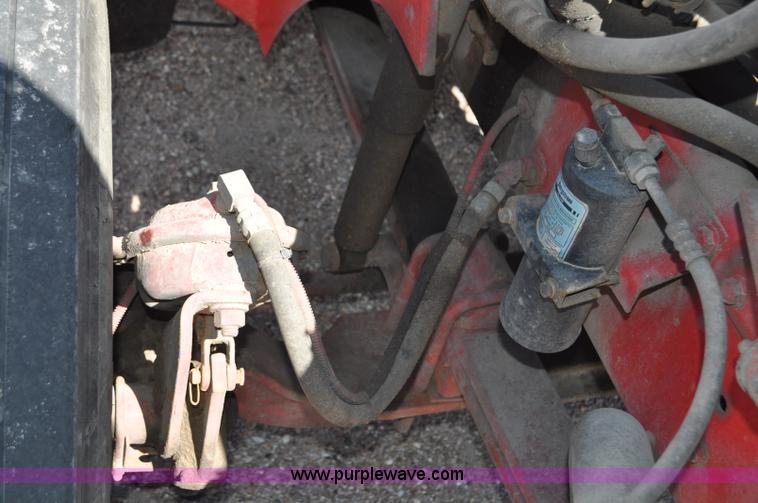 image for item G6060 1999 International 9200 Eagle semi truck