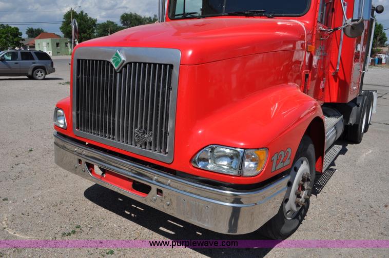 image for item G6060 1999 International 9200 Eagle semi truck