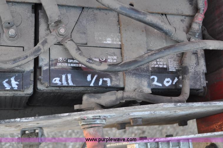 image for item G6060 1999 International 9200 Eagle semi truck