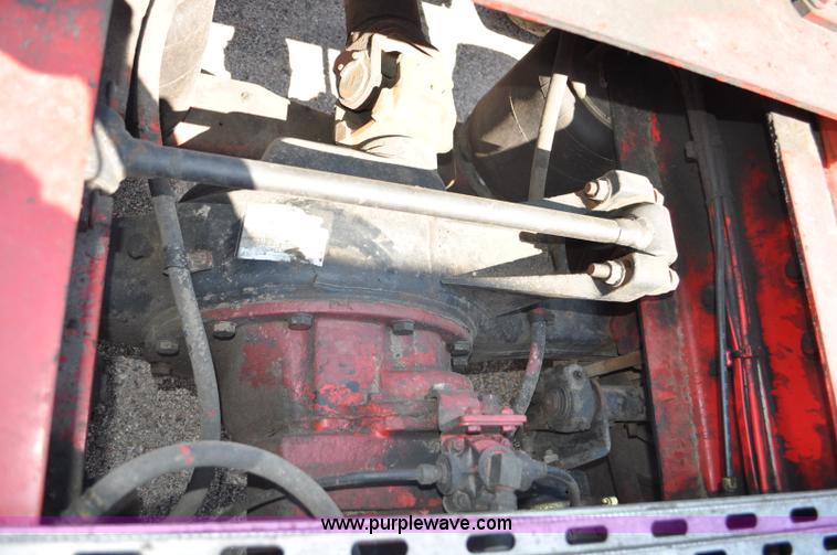 image for item G6060 1999 International 9200 Eagle semi truck