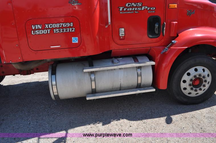 image for item G6060 1999 International 9200 Eagle semi truck