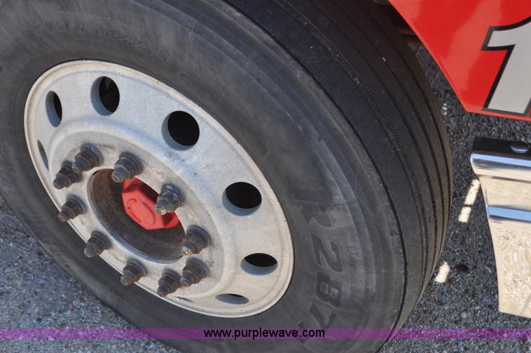 image for item G6060 1999 International 9200 Eagle semi truck