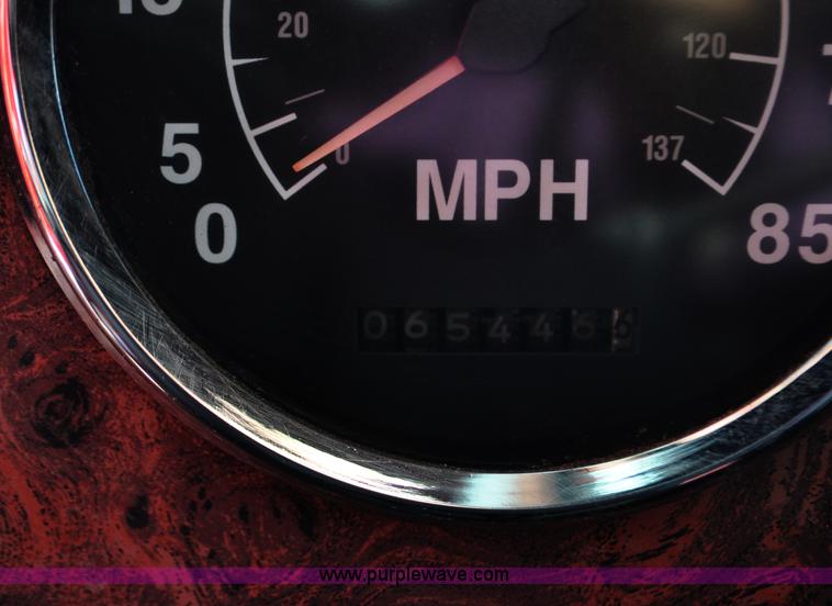 image for item G6060 1999 International 9200 Eagle semi truck