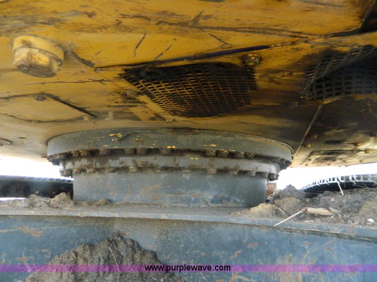 image for item G7899 1999 Komatsu PC228USLC-1 excavator
