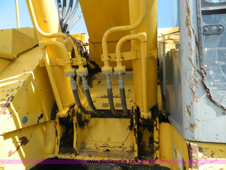 image for item G7899 1999 Komatsu PC228USLC-1 excavator