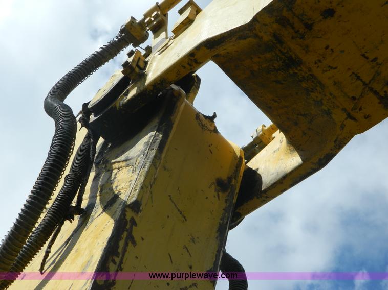 image for item G7899 1999 Komatsu PC228USLC-1 excavator