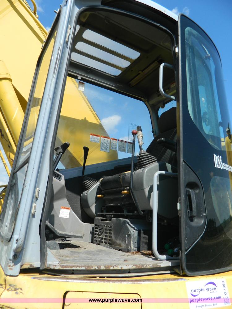 image for item G7899 1999 Komatsu PC228USLC-1 excavator