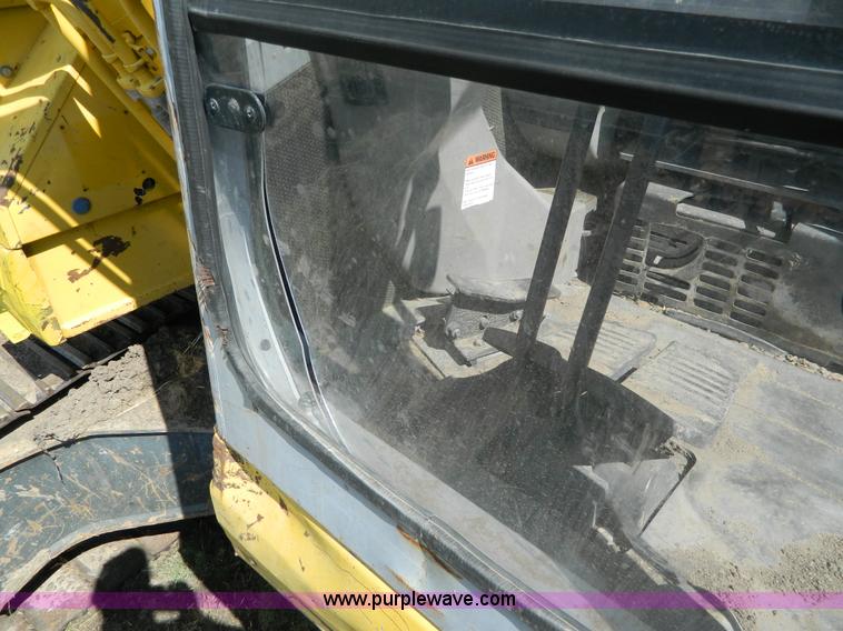 image for item G7899 1999 Komatsu PC228USLC-1 excavator