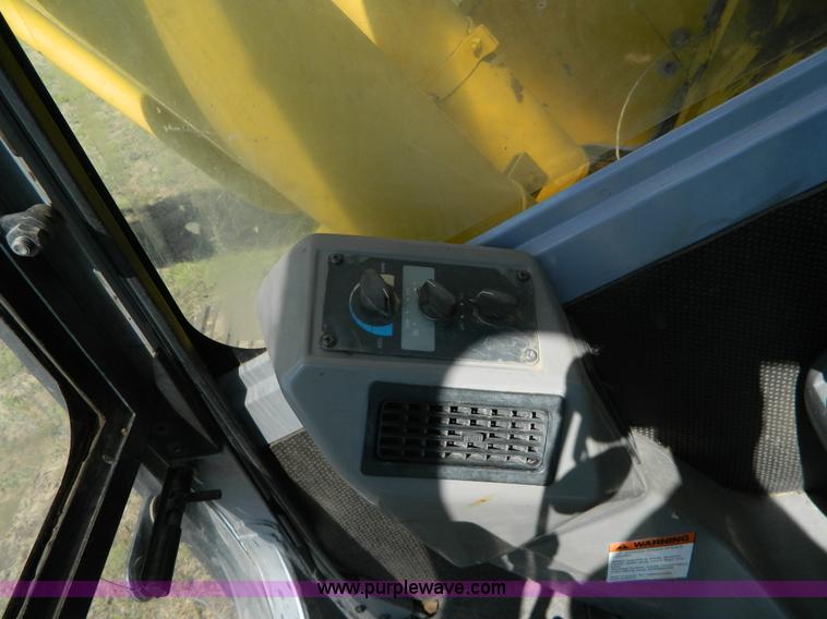 image for item G7899 1999 Komatsu PC228USLC-1 excavator