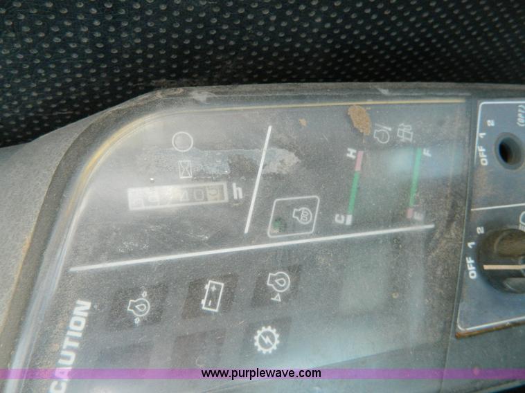 image for item G7899 1999 Komatsu PC228USLC-1 excavator