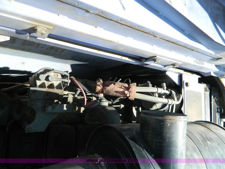 image for item G7899 1999 Komatsu PC228USLC-1 excavator