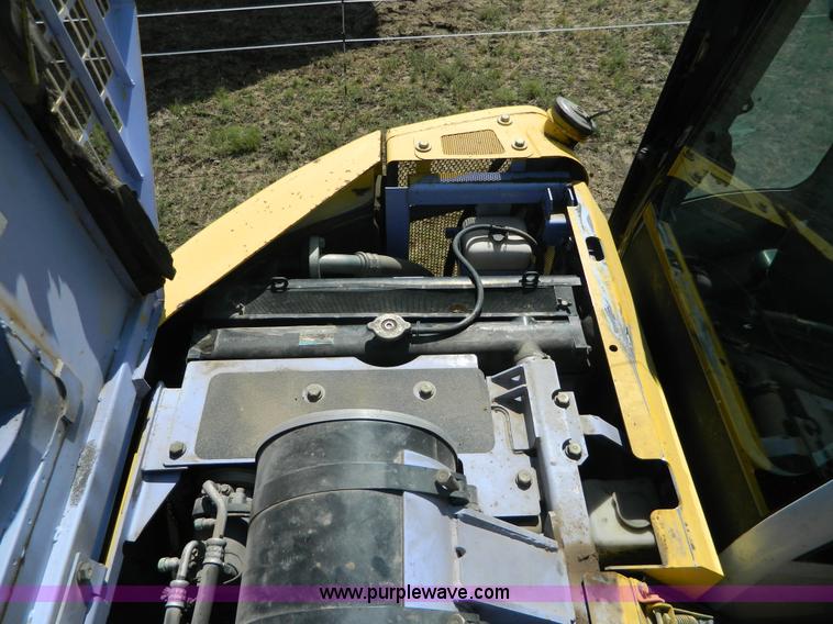 image for item G7899 1999 Komatsu PC228USLC-1 excavator