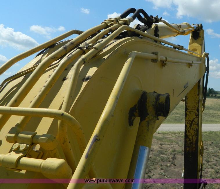 image for item G7899 1999 Komatsu PC228USLC-1 excavator