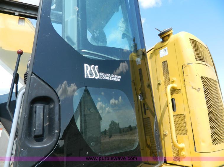 image for item G7899 1999 Komatsu PC228USLC-1 excavator