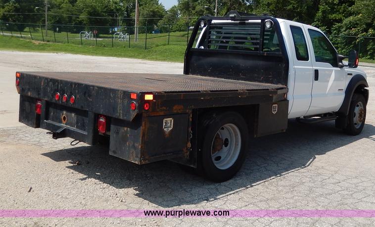 image for item H3032 2007 Ford F450 XLT Super Duty flatbed truck