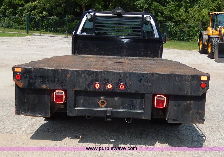 image for item H3032 2007 Ford F450 XLT Super Duty flatbed truck
