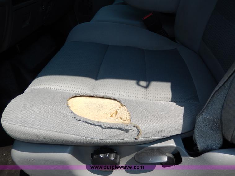 image for item H3032 2007 Ford F450 XLT Super Duty flatbed truck