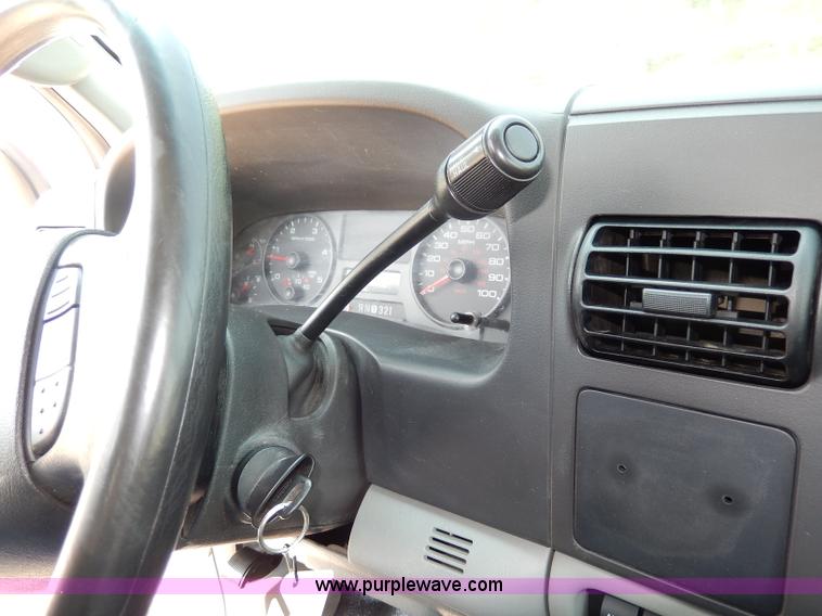 image for item H3032 2007 Ford F450 XLT Super Duty flatbed truck