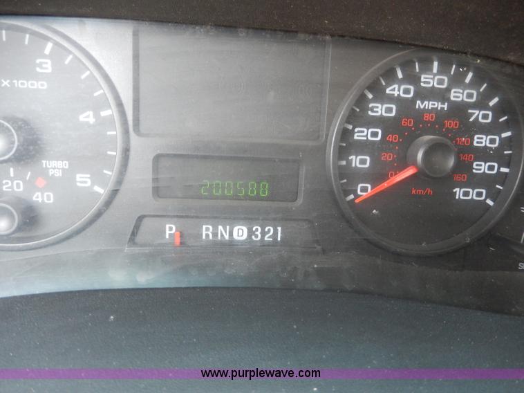 image for item H3032 2007 Ford F450 XLT Super Duty flatbed truck