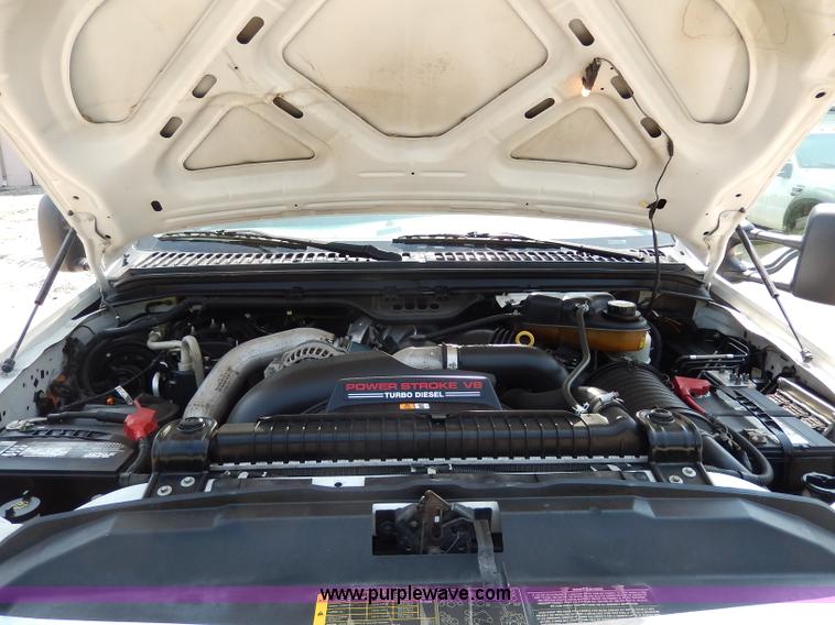 image for item H3032 2007 Ford F450 XLT Super Duty flatbed truck