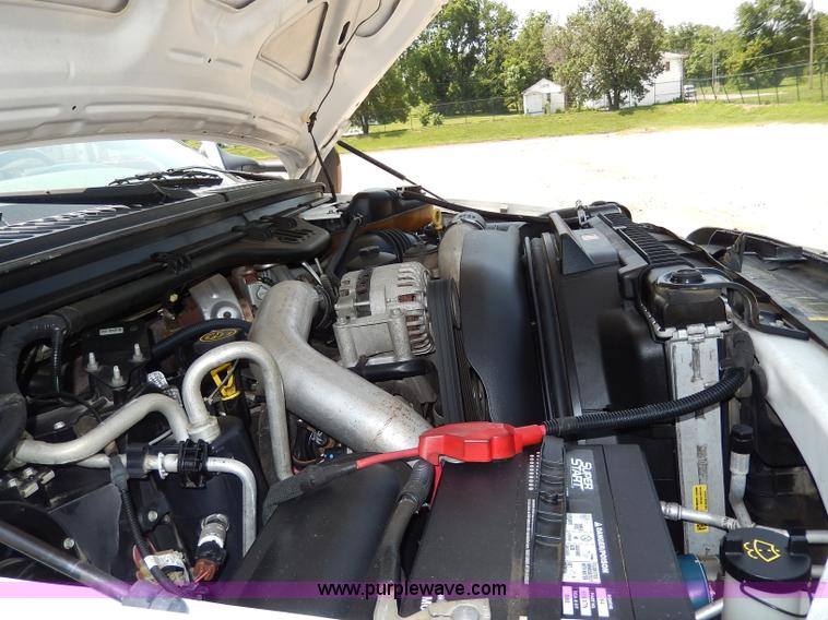 image for item H3032 2007 Ford F450 XLT Super Duty flatbed truck