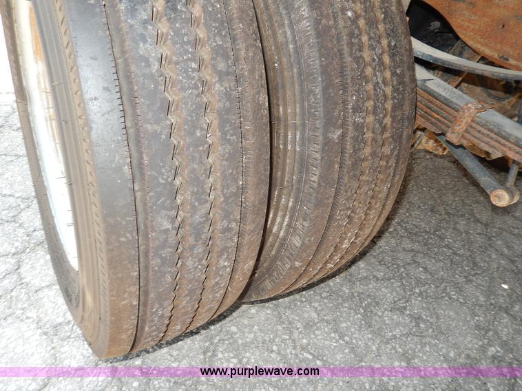 image for item H3032 2007 Ford F450 XLT Super Duty flatbed truck