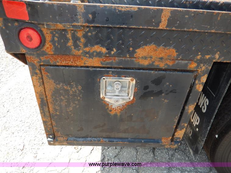 image for item H3032 2007 Ford F450 XLT Super Duty flatbed truck