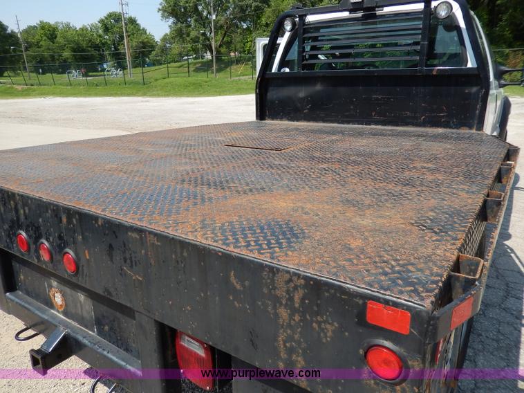 image for item H3032 2007 Ford F450 XLT Super Duty flatbed truck