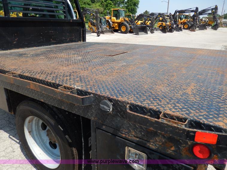 image for item H3032 2007 Ford F450 XLT Super Duty flatbed truck