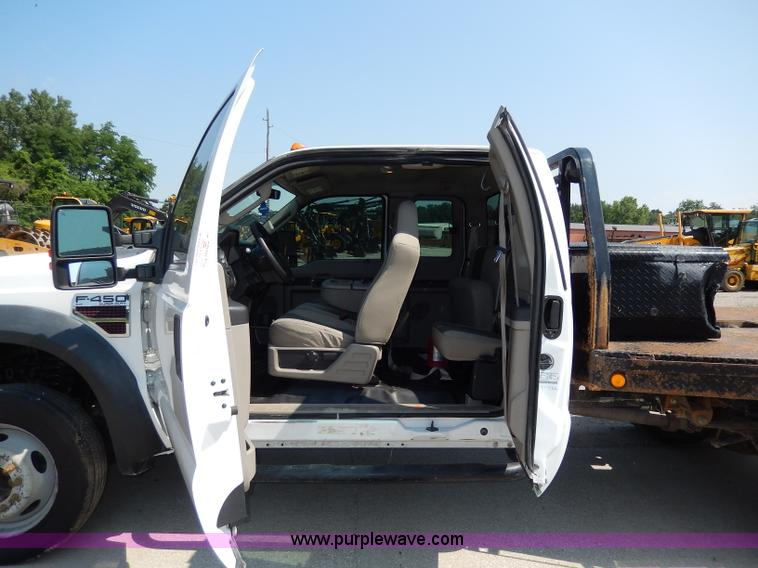 image for item H3033 2008 Ford F450 XLT Super Duty flatbed truck