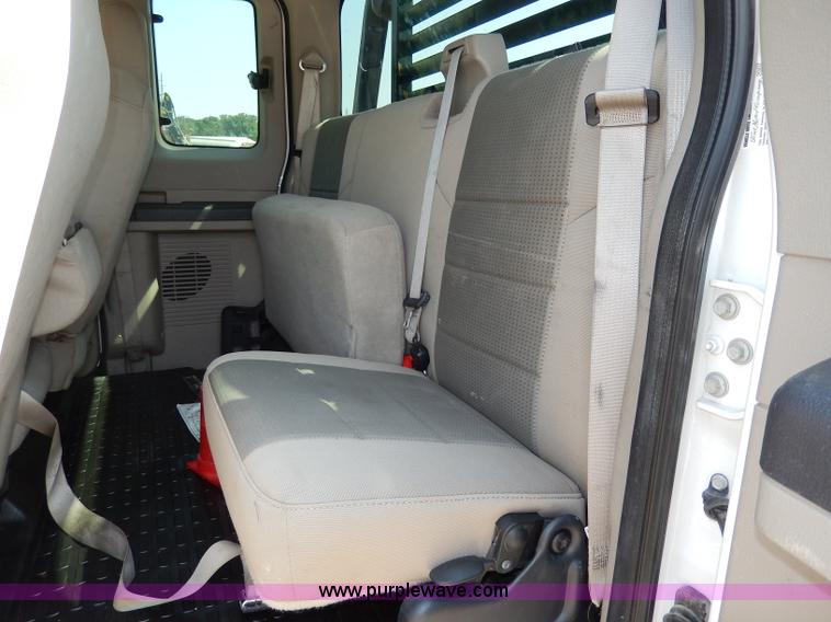 image for item H3033 2008 Ford F450 XLT Super Duty flatbed truck