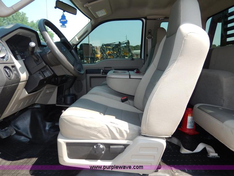 image for item H3033 2008 Ford F450 XLT Super Duty flatbed truck