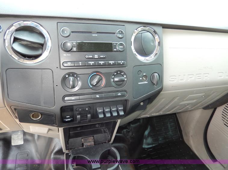 image for item H3033 2008 Ford F450 XLT Super Duty flatbed truck