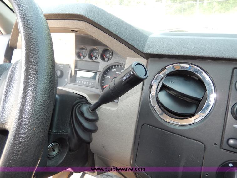 image for item H3033 2008 Ford F450 XLT Super Duty flatbed truck