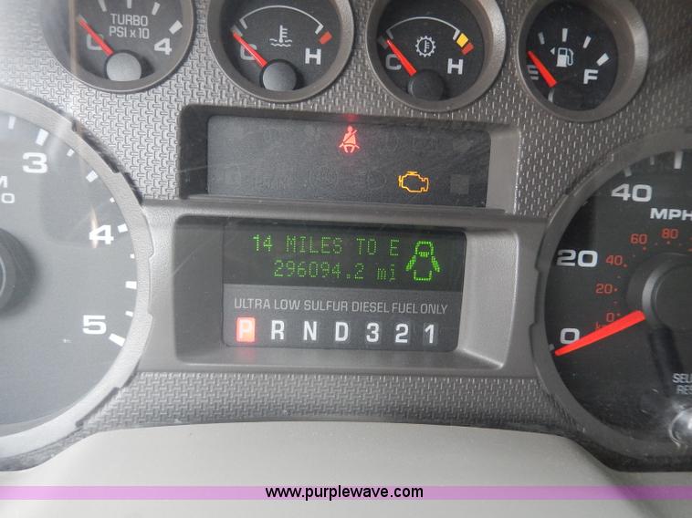 image for item H3033 2008 Ford F450 XLT Super Duty flatbed truck