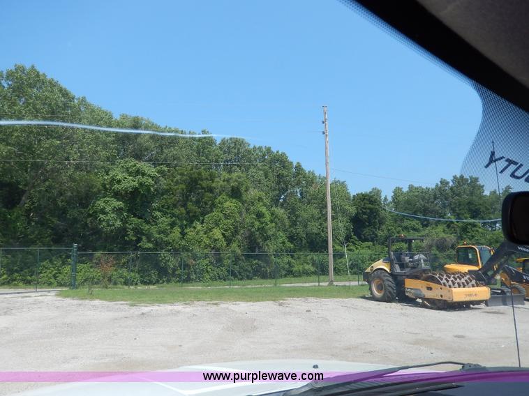 image for item H3033 2008 Ford F450 XLT Super Duty flatbed truck