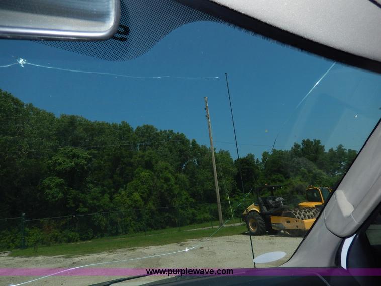 image for item H3033 2008 Ford F450 XLT Super Duty flatbed truck