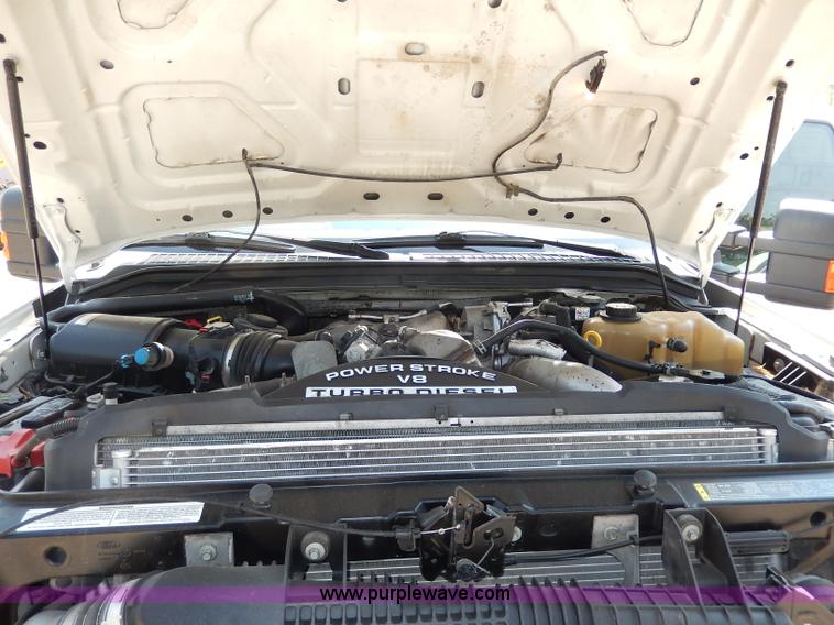 image for item H3033 2008 Ford F450 XLT Super Duty flatbed truck