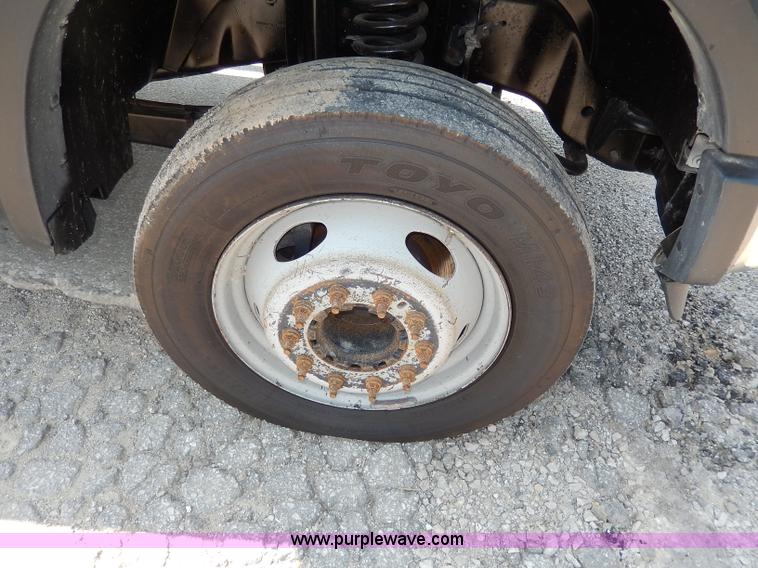 image for item H3033 2008 Ford F450 XLT Super Duty flatbed truck