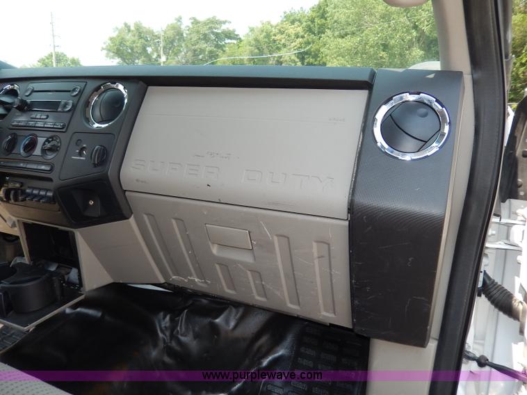 image for item H3033 2008 Ford F450 XLT Super Duty flatbed truck