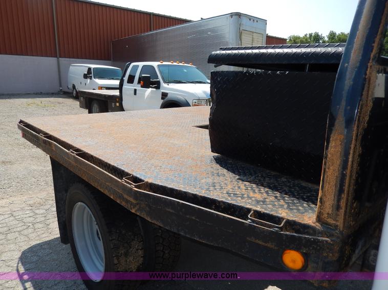 image for item H3033 2008 Ford F450 XLT Super Duty flatbed truck