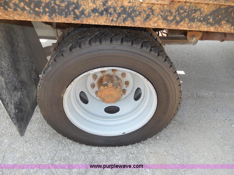 image for item H3033 2008 Ford F450 XLT Super Duty flatbed truck