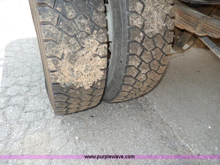 image for item H3033 2008 Ford F450 XLT Super Duty flatbed truck