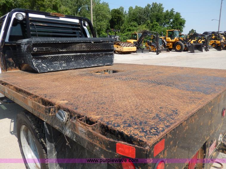 image for item H3033 2008 Ford F450 XLT Super Duty flatbed truck