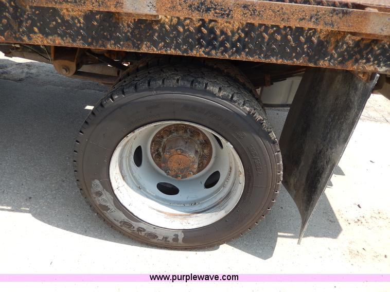 image for item H3033 2008 Ford F450 XLT Super Duty flatbed truck