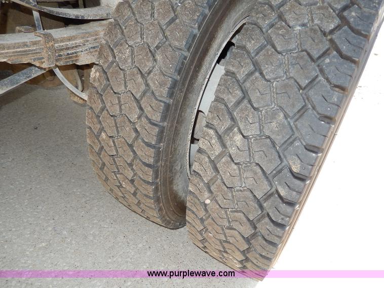 image for item H3033 2008 Ford F450 XLT Super Duty flatbed truck