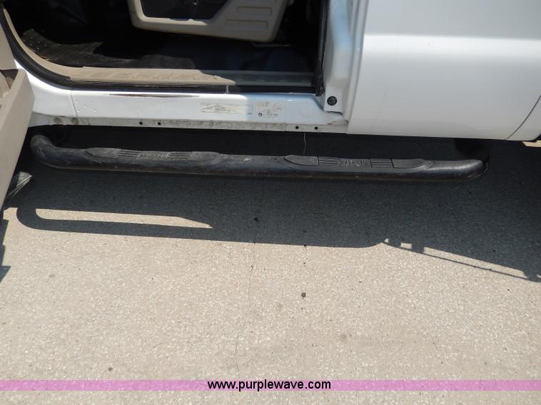 image for item H3033 2008 Ford F450 XLT Super Duty flatbed truck