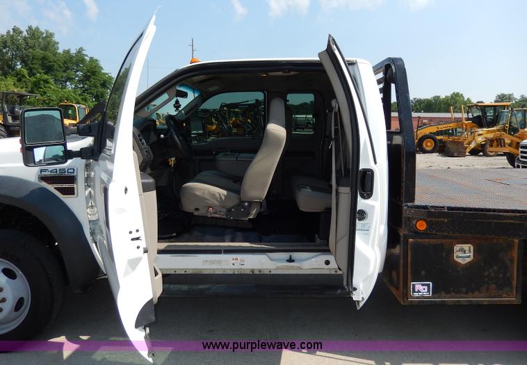 image for item H3034 2008 Ford F450 XLT Super Duty flatbed truck