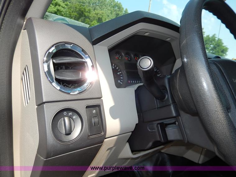 image for item H3034 2008 Ford F450 XLT Super Duty flatbed truck